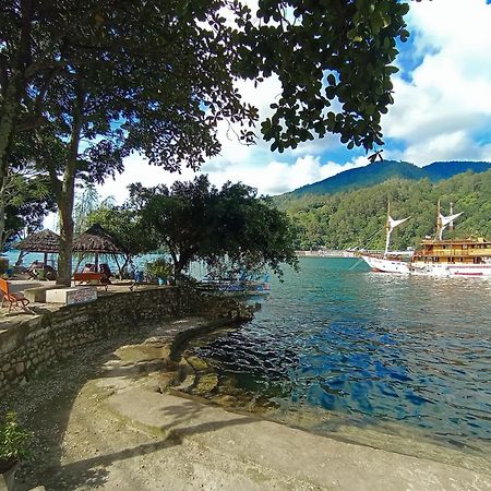 Pandu Lakeside Hotel Parapat Ngoại thất bức ảnh