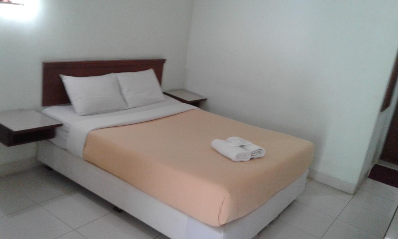 Pandu Lakeside Hotel Parapat Ngoại thất bức ảnh