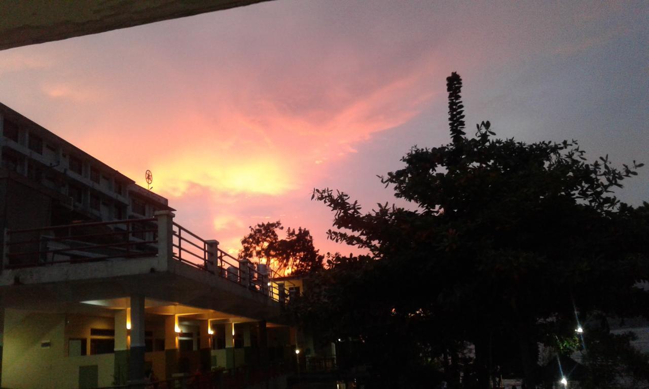 Pandu Lakeside Hotel Parapat Ngoại thất bức ảnh