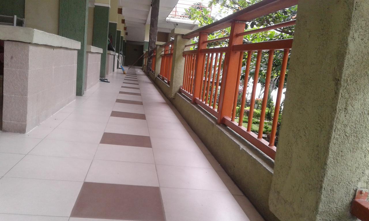 Pandu Lakeside Hotel Parapat Ngoại thất bức ảnh