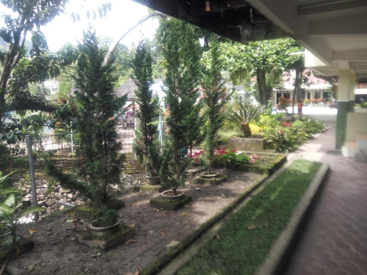 Pandu Lakeside Hotel Parapat Ngoại thất bức ảnh