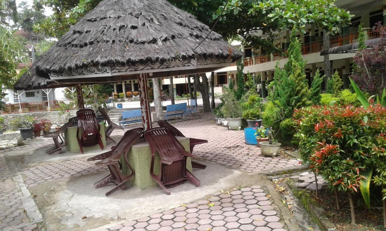 Pandu Lakeside Hotel Parapat Ngoại thất bức ảnh
