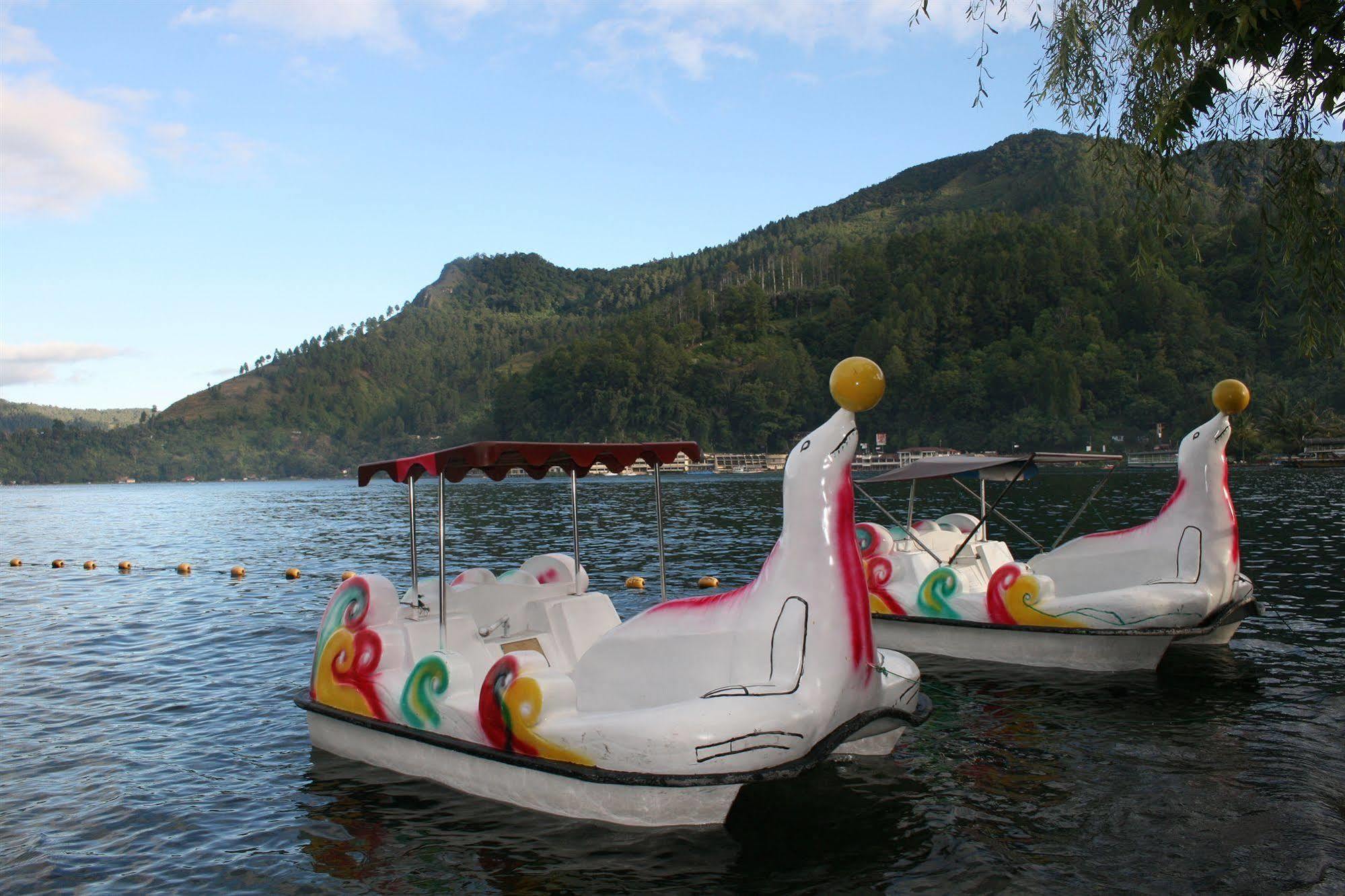 Pandu Lakeside Hotel Parapat Ngoại thất bức ảnh