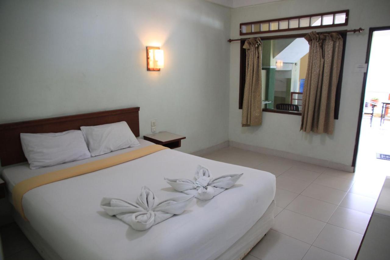 Pandu Lakeside Hotel Parapat Ngoại thất bức ảnh