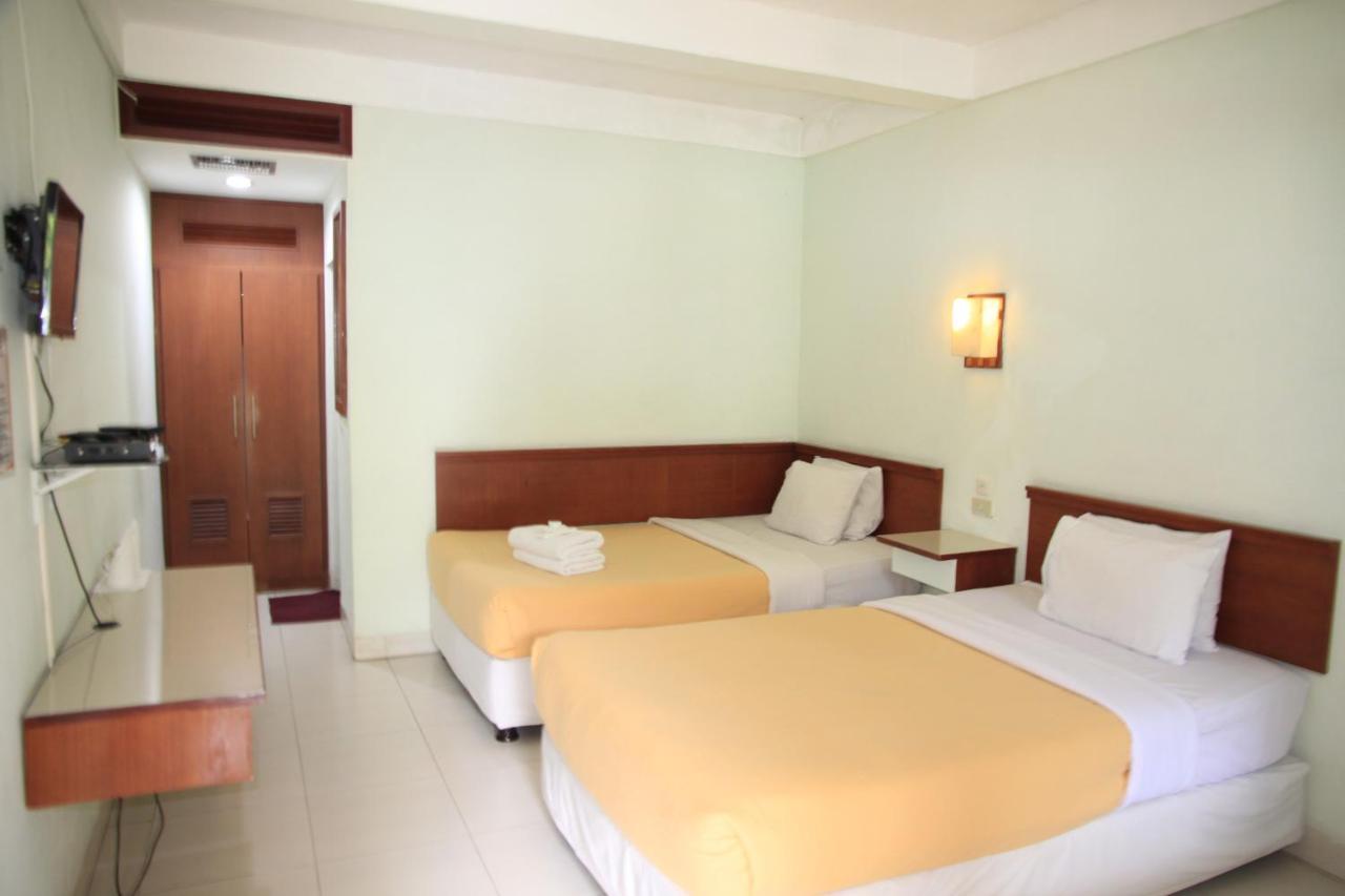 Pandu Lakeside Hotel Parapat Ngoại thất bức ảnh