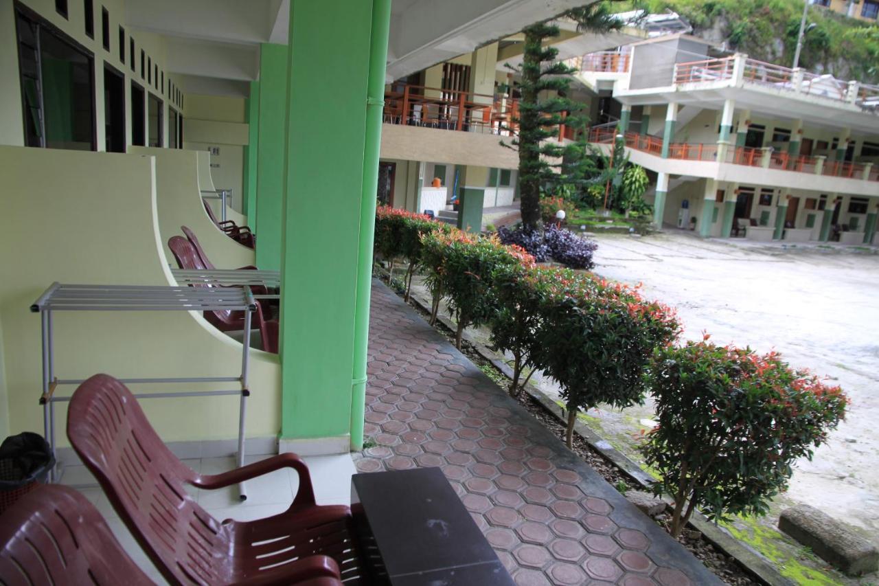 Pandu Lakeside Hotel Parapat Ngoại thất bức ảnh