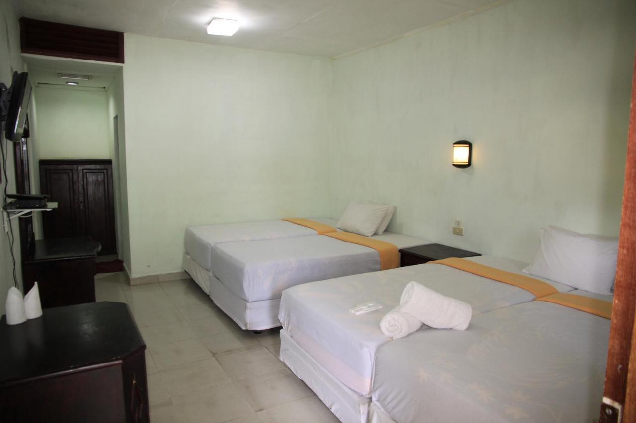 Pandu Lakeside Hotel Parapat Ngoại thất bức ảnh