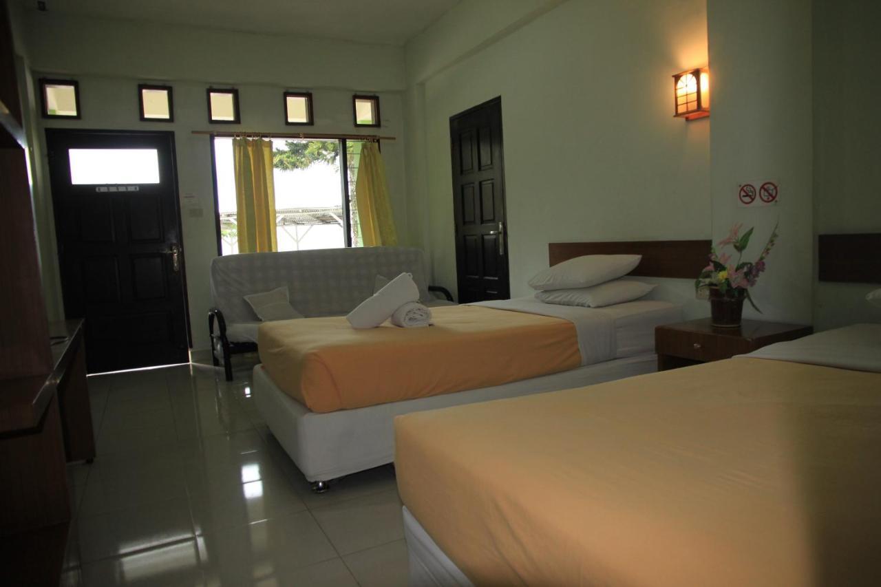 Pandu Lakeside Hotel Parapat Ngoại thất bức ảnh