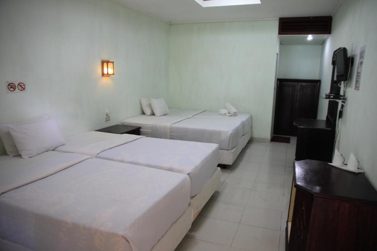 Pandu Lakeside Hotel Parapat Ngoại thất bức ảnh
