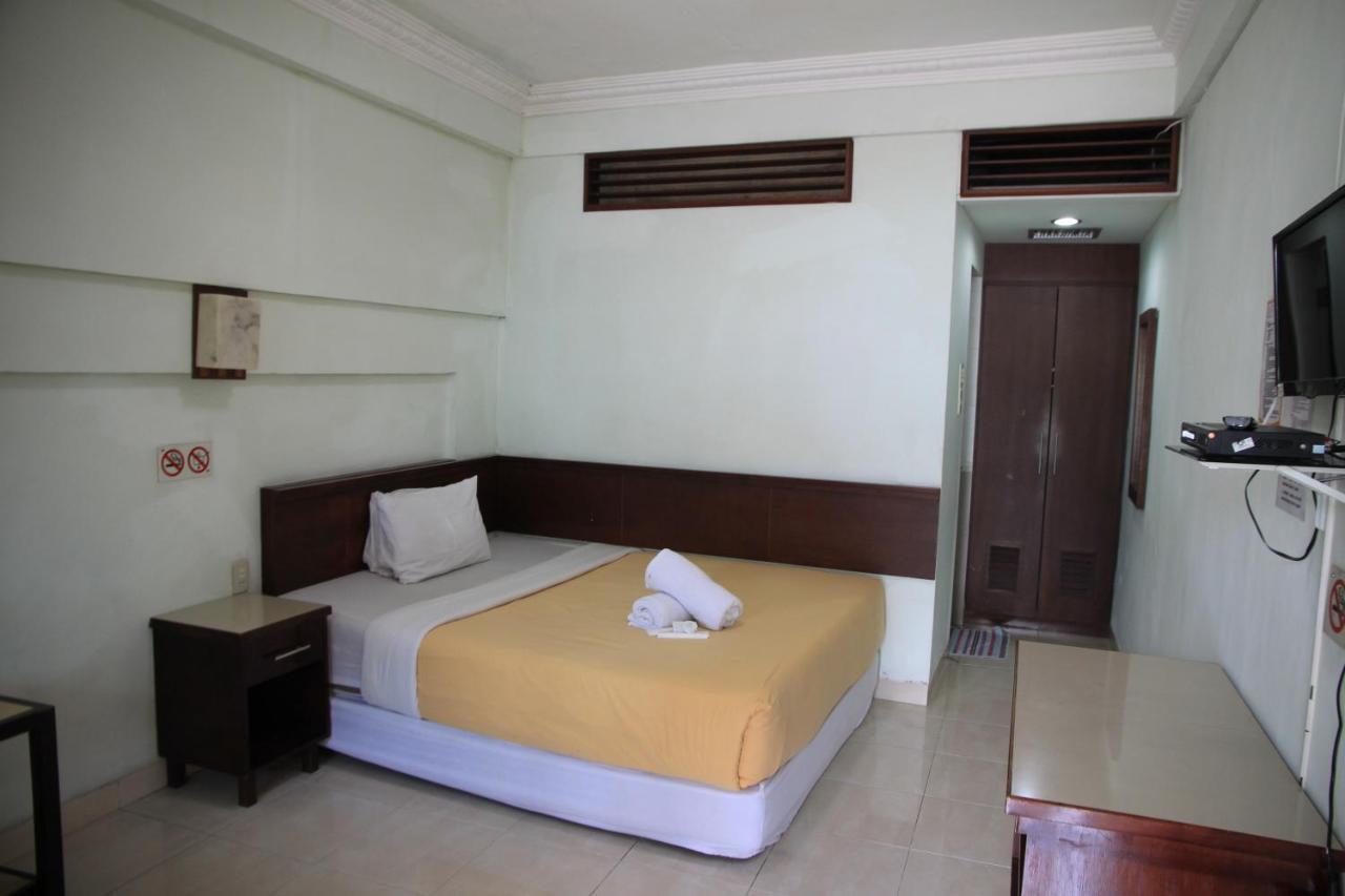 Pandu Lakeside Hotel Parapat Ngoại thất bức ảnh