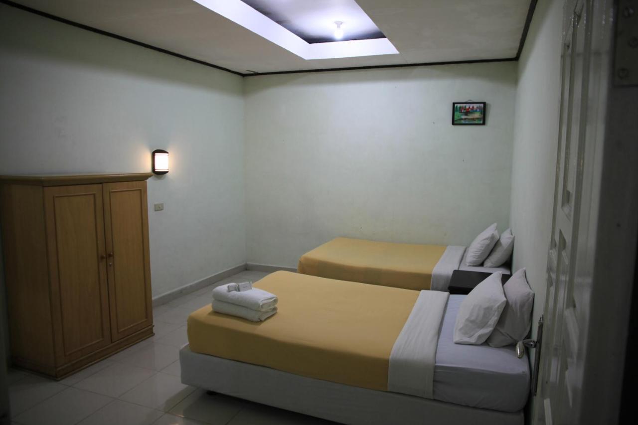 Pandu Lakeside Hotel Parapat Ngoại thất bức ảnh