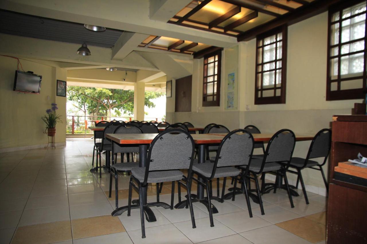 Pandu Lakeside Hotel Parapat Ngoại thất bức ảnh