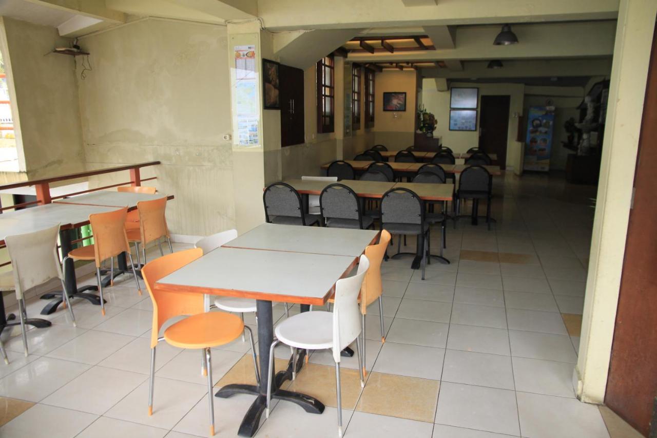Pandu Lakeside Hotel Parapat Ngoại thất bức ảnh