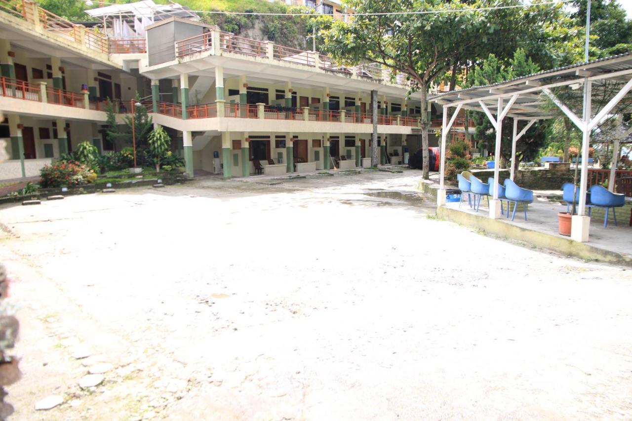 Pandu Lakeside Hotel Parapat Ngoại thất bức ảnh
