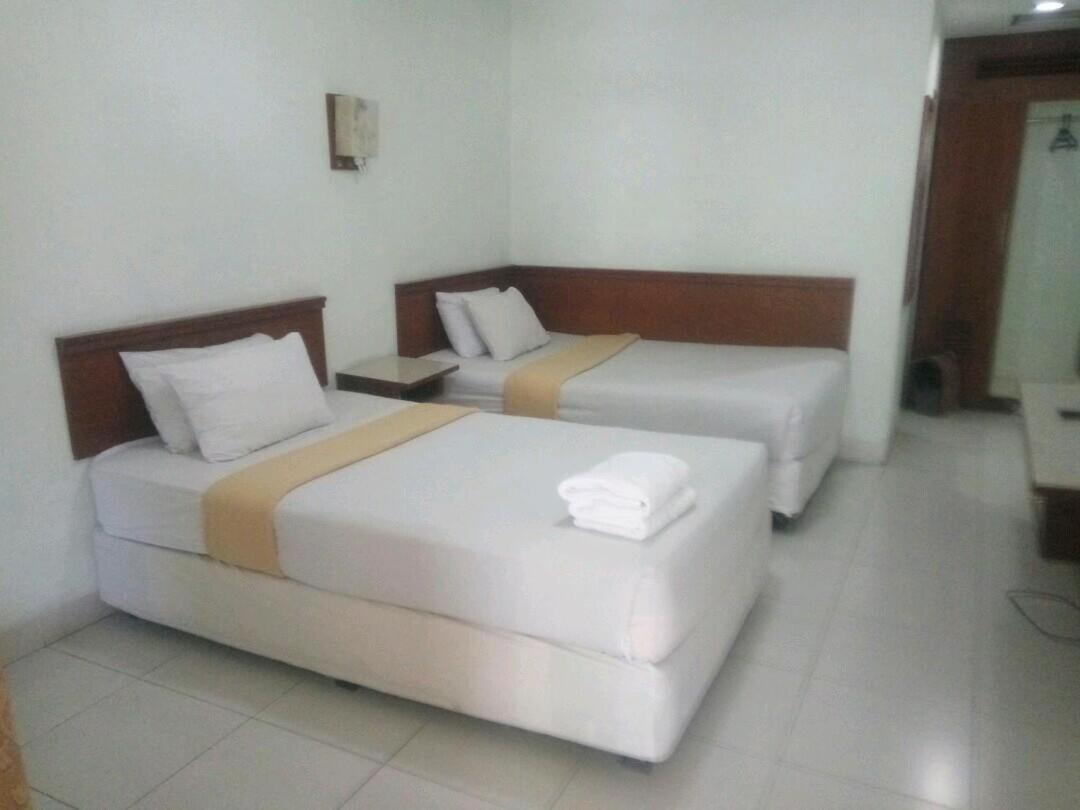 Pandu Lakeside Hotel Parapat Ngoại thất bức ảnh