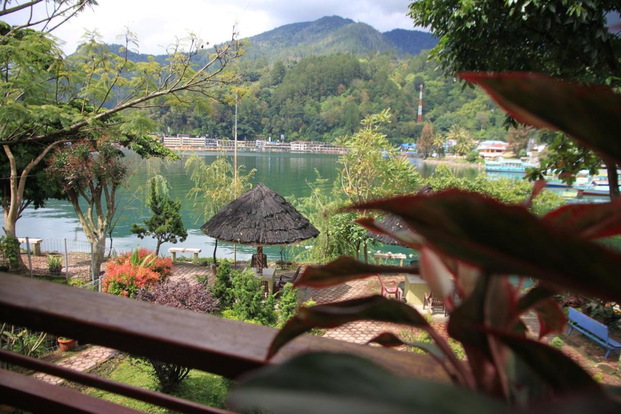 Pandu Lakeside Hotel Parapat Ngoại thất bức ảnh
