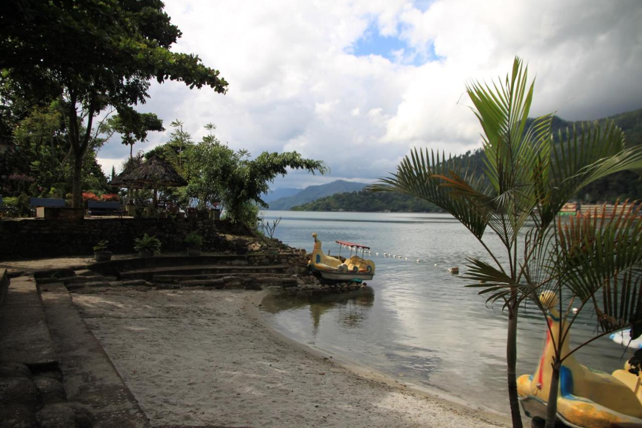Pandu Lakeside Hotel Parapat Ngoại thất bức ảnh