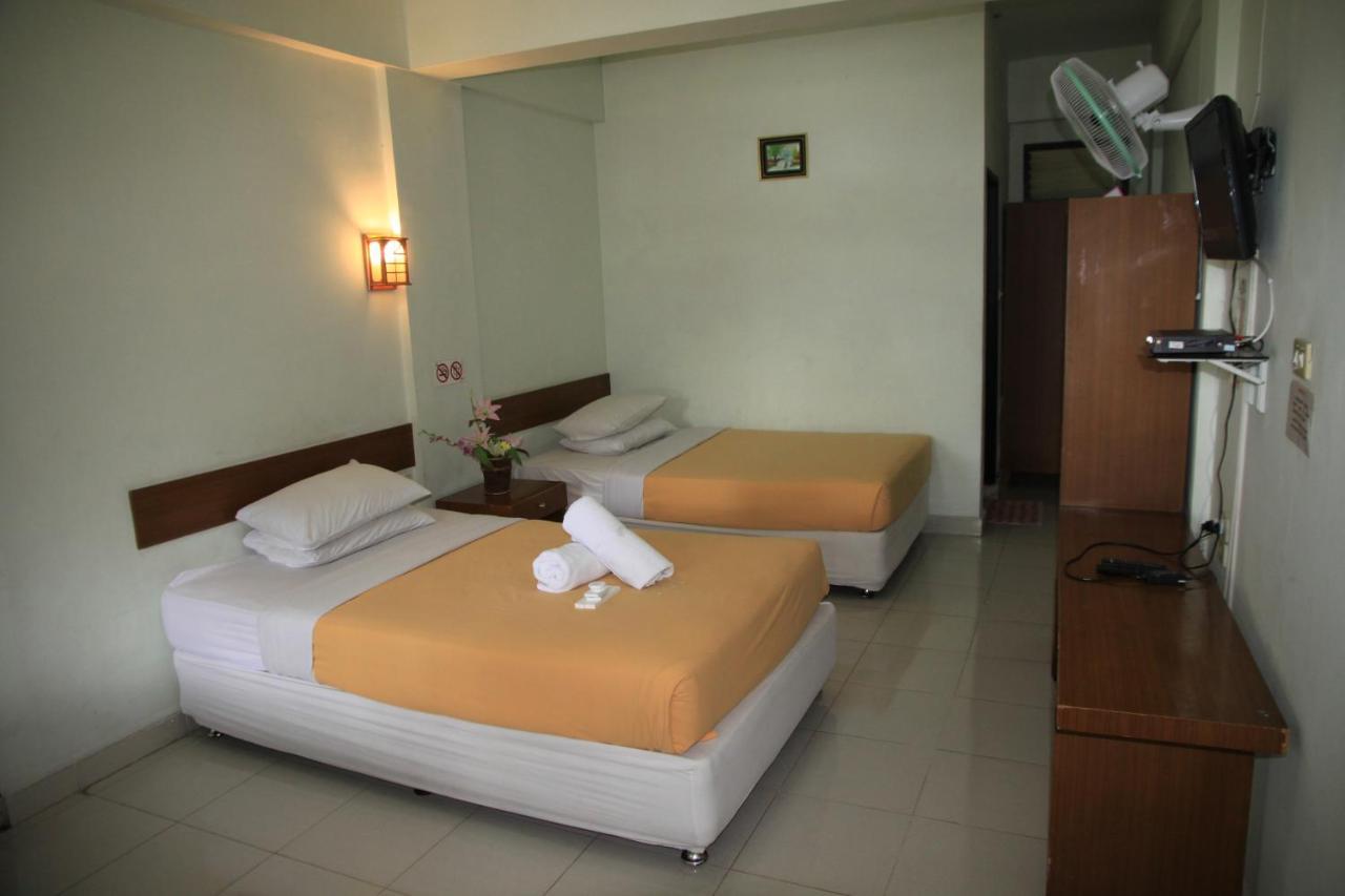 Pandu Lakeside Hotel Parapat Ngoại thất bức ảnh