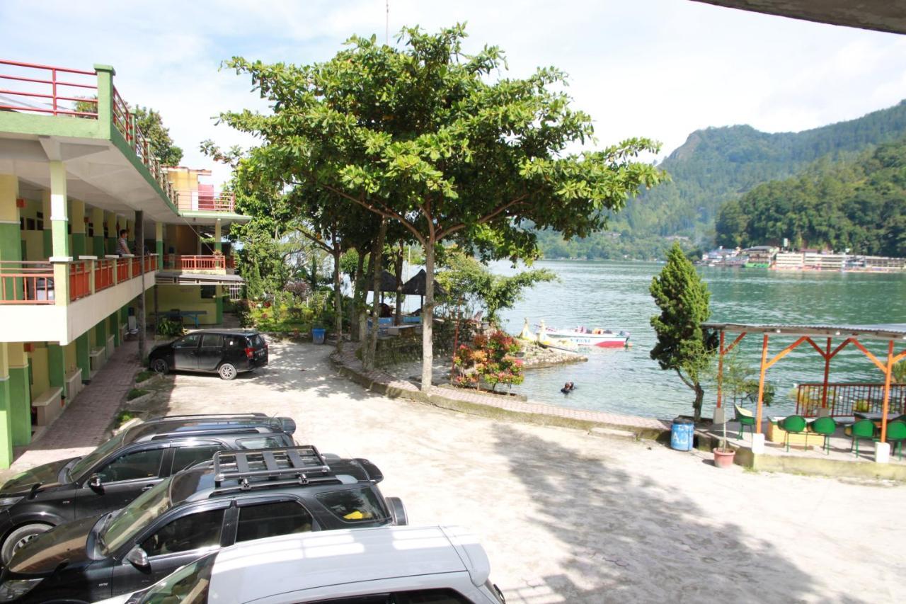 Pandu Lakeside Hotel Parapat Ngoại thất bức ảnh